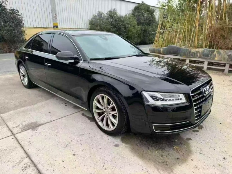 18年威海奥迪A8L