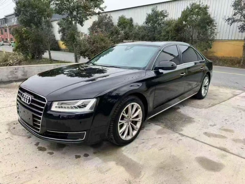 18年威海奥迪A8L