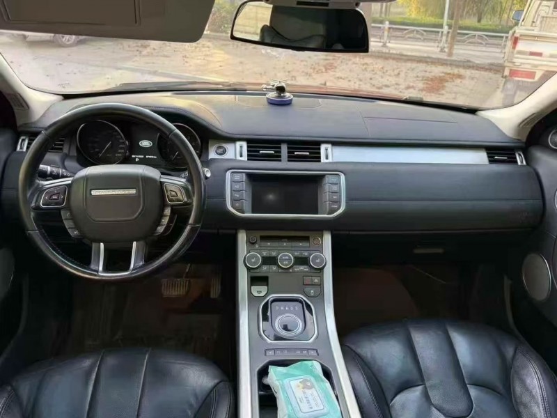 14年荷泽路虎揽胜极光