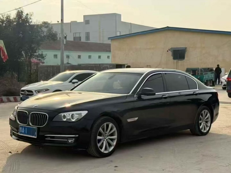 13年荷泽宝马7系