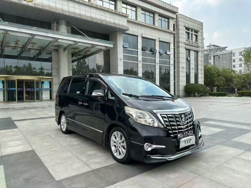 12年东营丰田埃尔法