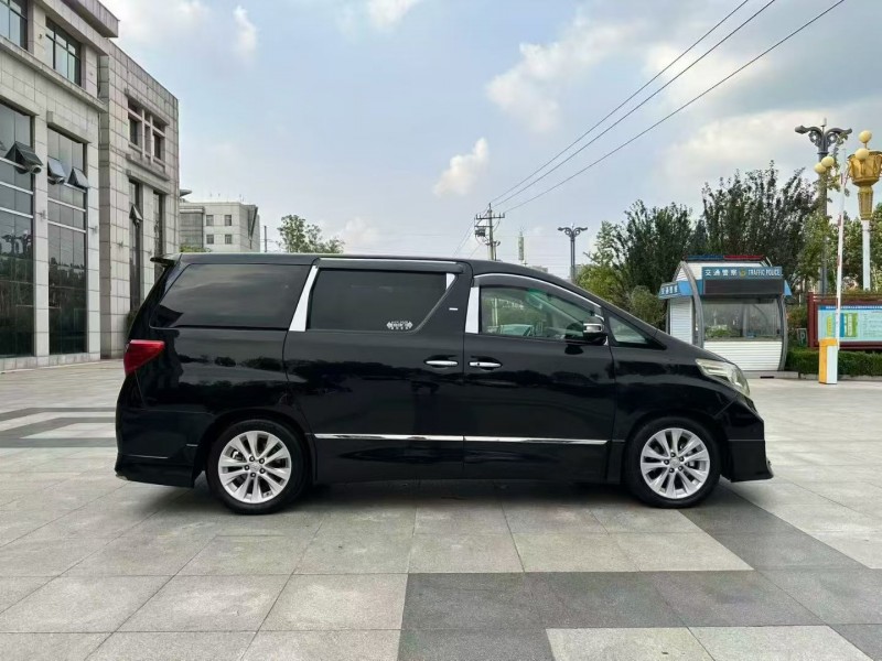 12年东营丰田埃尔法