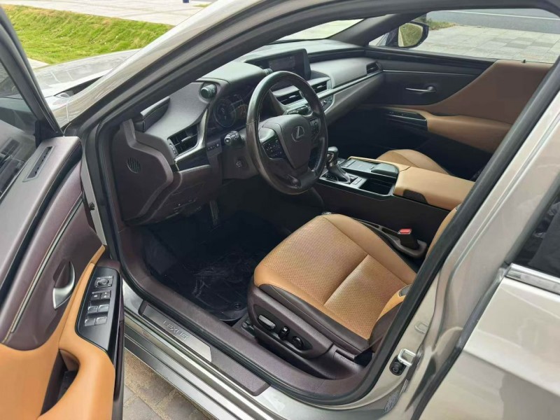 21年湛江雷克萨斯ES