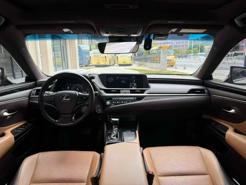 21年湛江雷克萨斯ES