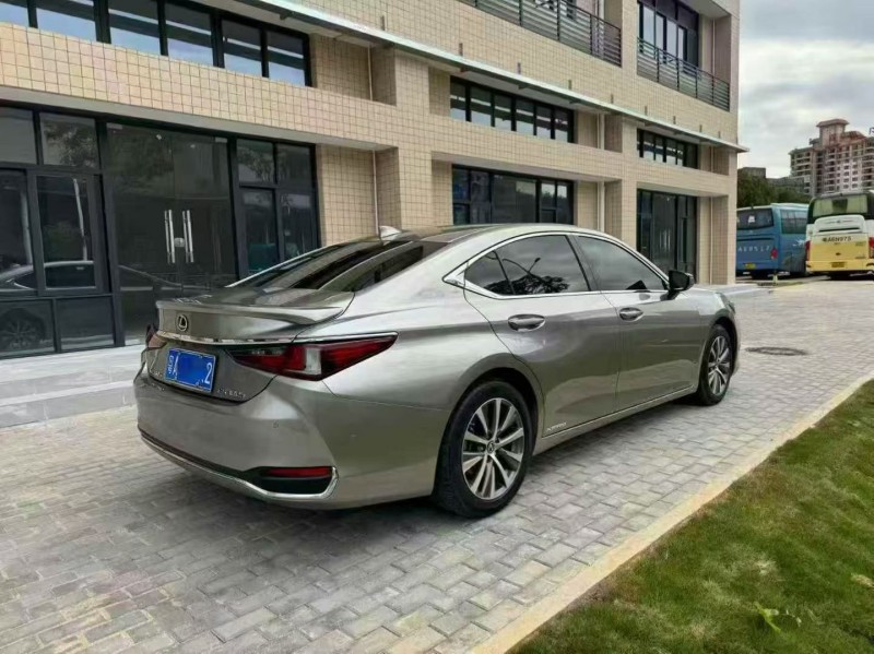 21年湛江雷克萨斯ES