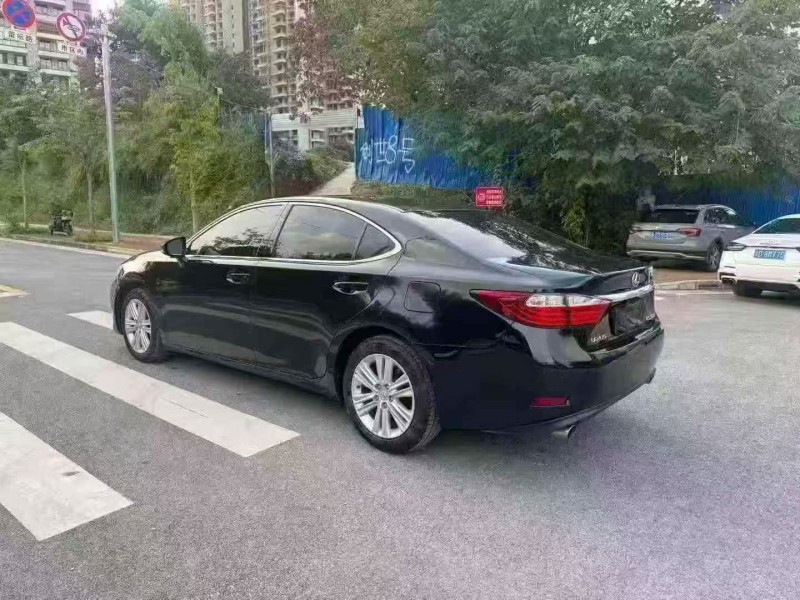 15年梧州雷克萨斯ES