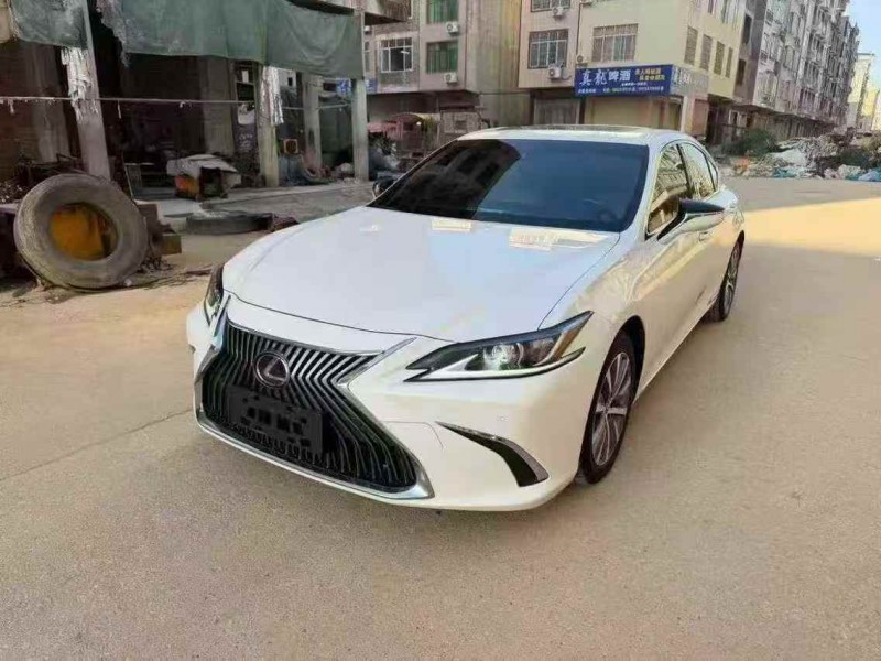 20年梧州雷克萨斯ES