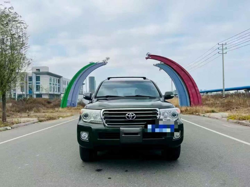 16年青岛丰田兰德酷路泽