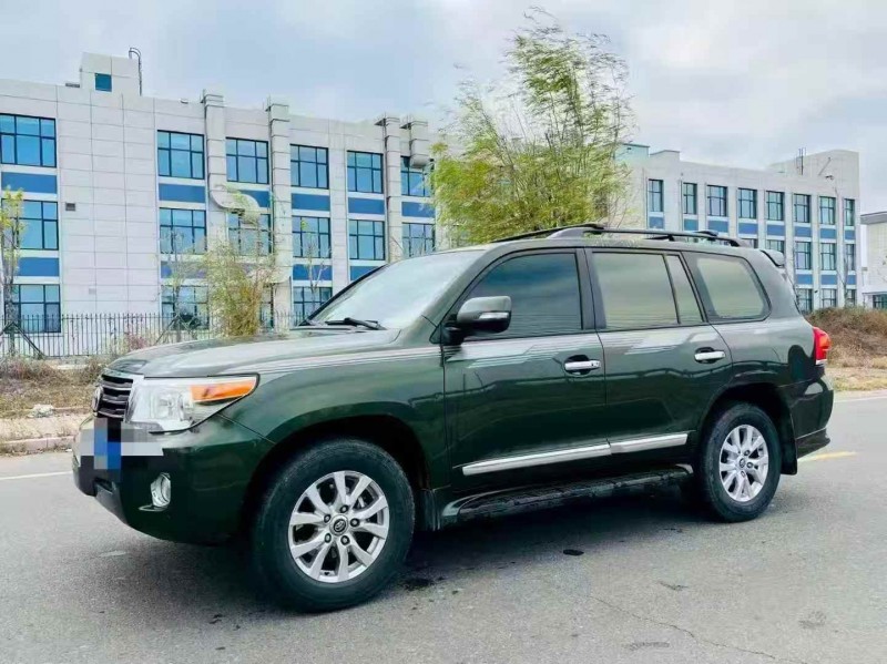 16年青岛丰田兰德酷路泽