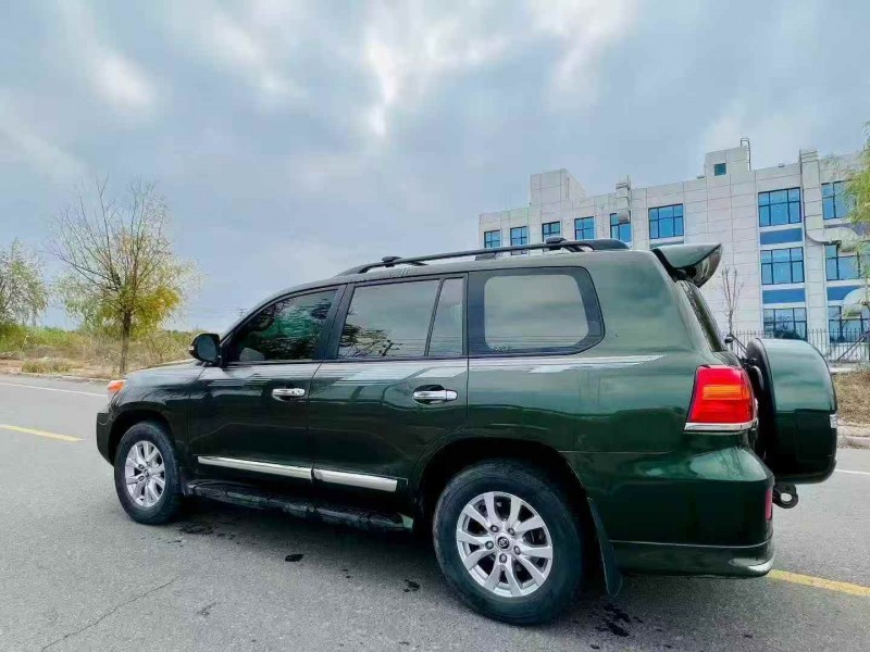 16年青岛丰田兰德酷路泽