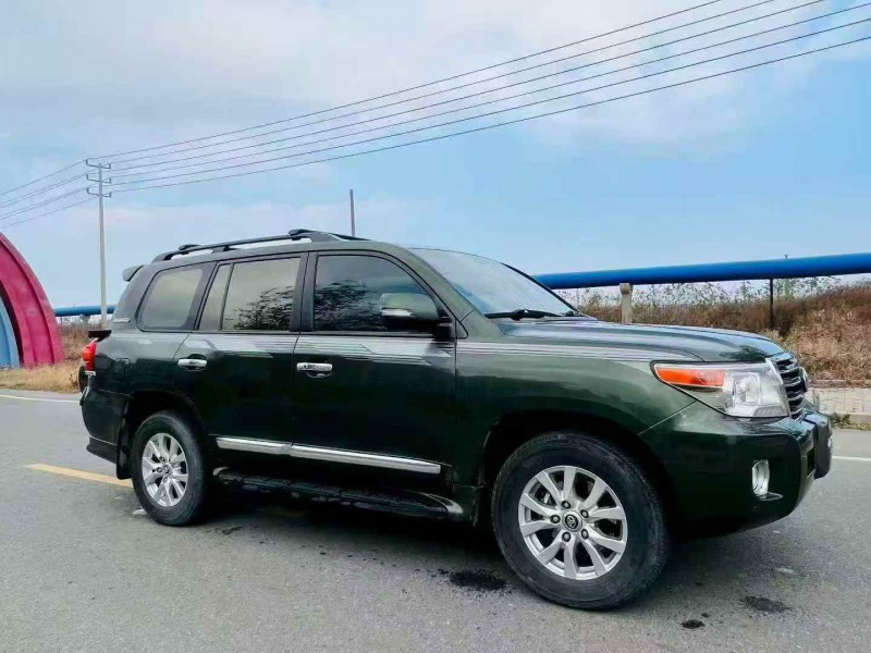 16年青岛丰田兰德酷路泽