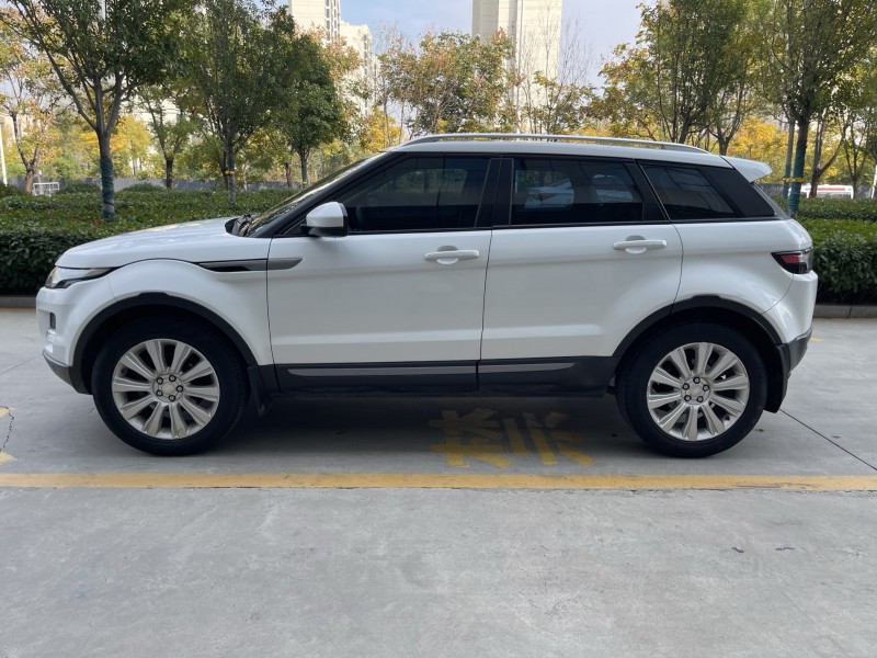 15年济宁路虎揽胜极光