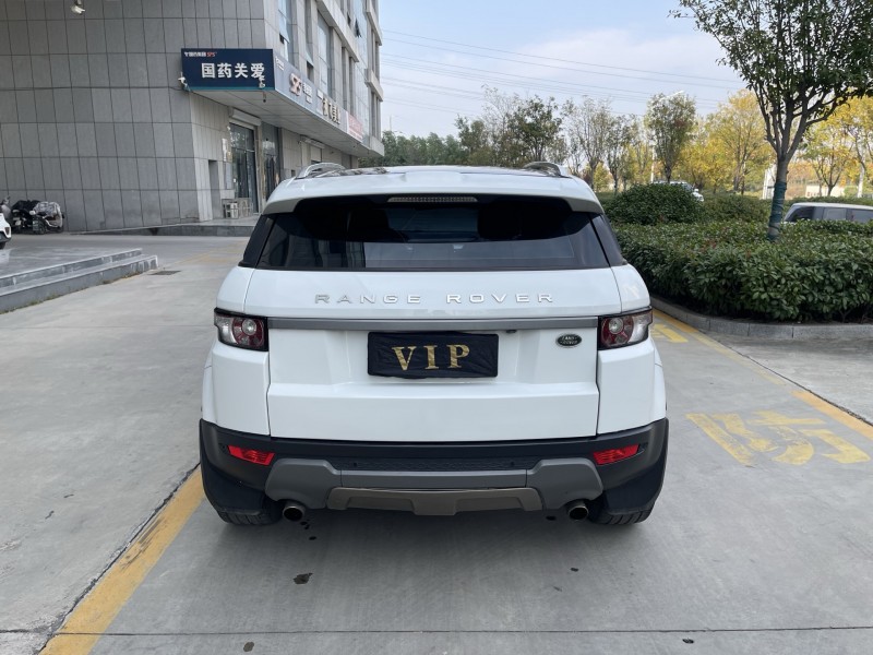 15年济宁路虎揽胜极光