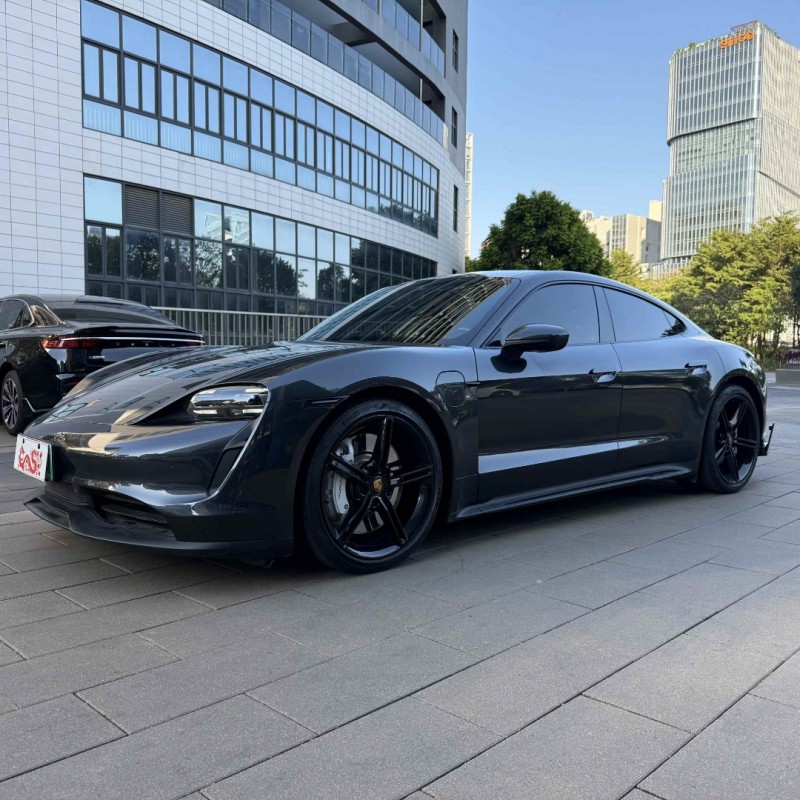 21年佛山保时捷Taycan