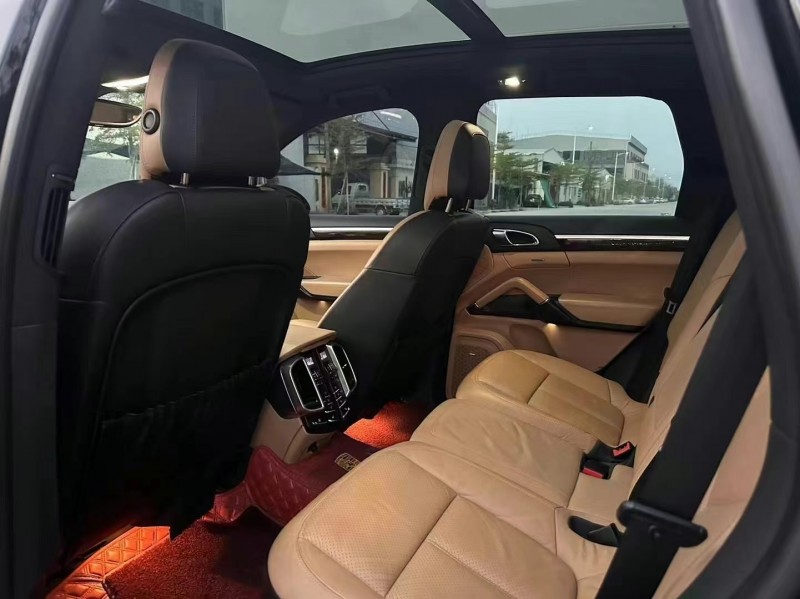 14年汕头保时捷卡宴