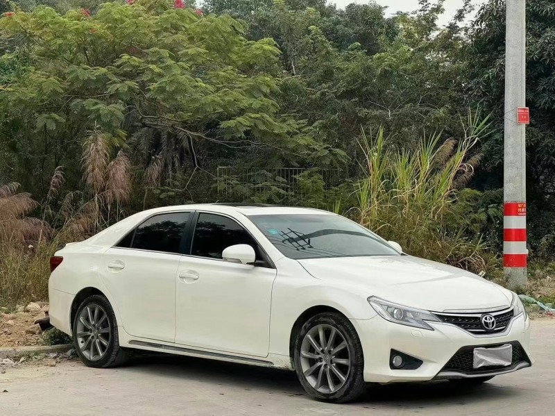 17年汕头丰田锐志