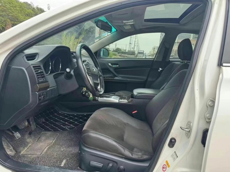 17年汕头丰田锐志