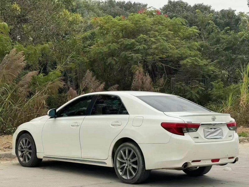 17年汕头丰田锐志