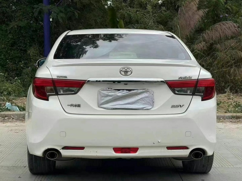 17年汕头丰田锐志