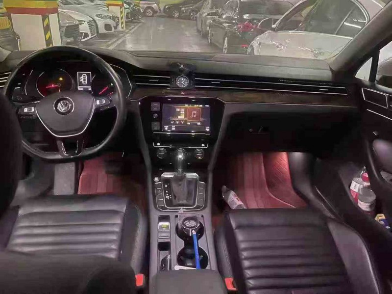 19年重庆市大众迈腾