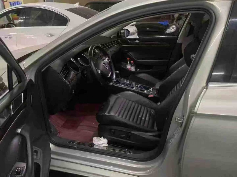 19年重庆市大众迈腾