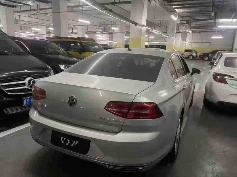 19年重庆市大众迈腾