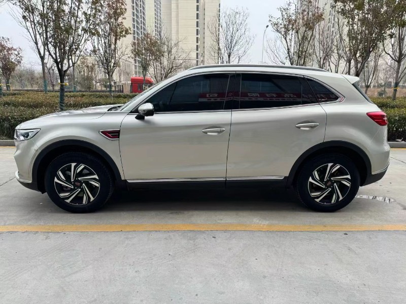 23年济宁红旗HS5