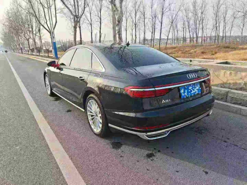 22年荷泽奥迪A8L