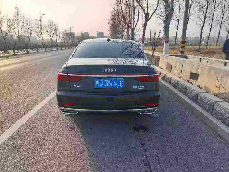 22年荷泽奥迪A8L