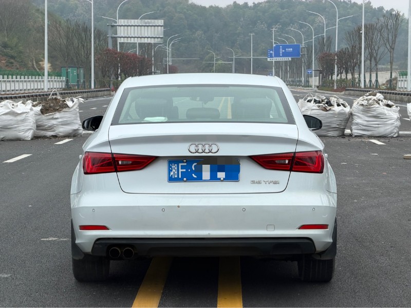 16年岳阳奥迪A3