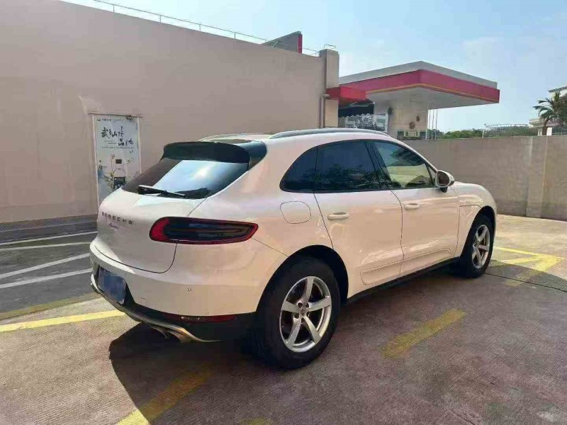 17年泉州保时捷Macan