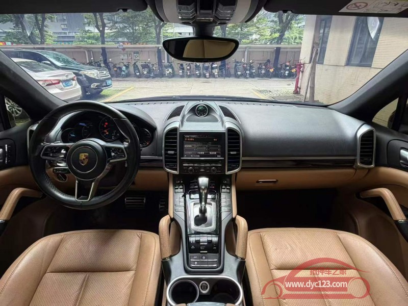 21年佛山保时捷Macan