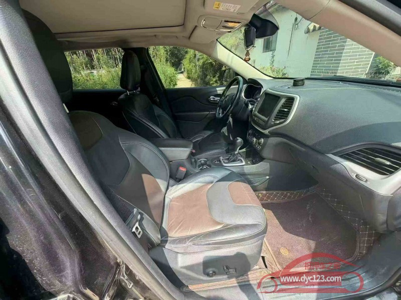 17年烟台Jeep指南者