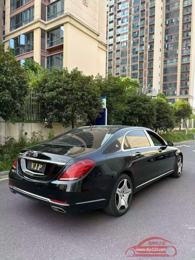 16年重庆市奔驰迈巴赫S级